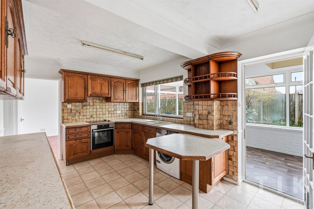 Property photo 3 of 68 Ar705409.Jpg