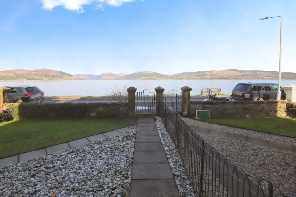 Property photo 2 of 23