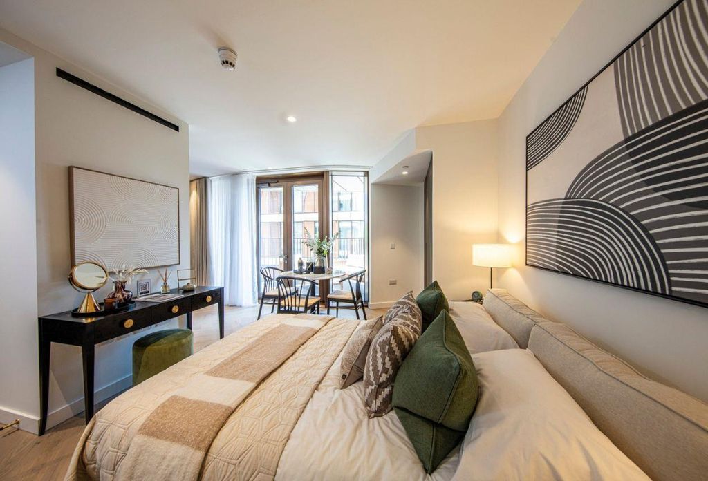 Property photo 1 of 15 Triptych Place, 00204 (6).Jpg