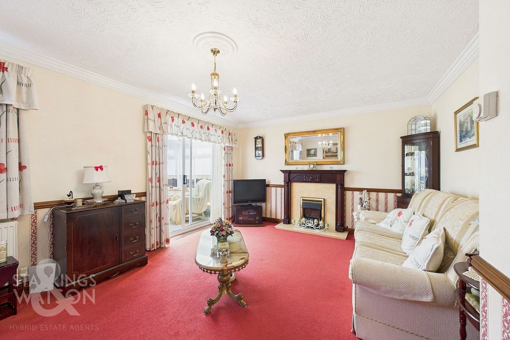 Property photo 2 of 21