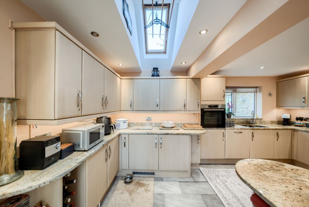 Property photo 2 of 20 Xh2A9873-Hdr(3)