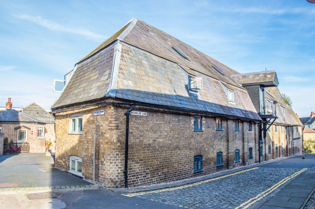 Property photo 3 of 23