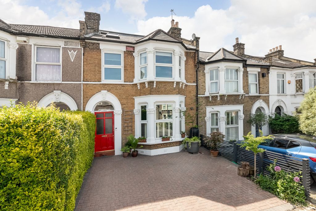 Property photo 2 of 13