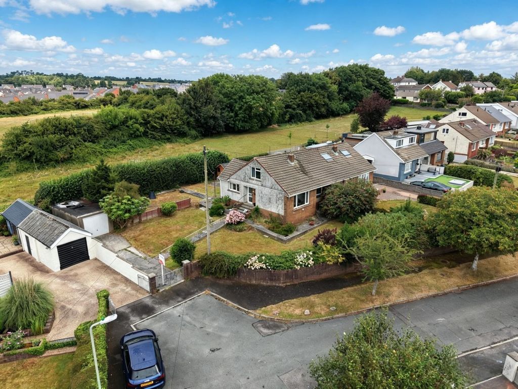 Property photo 1 of 31