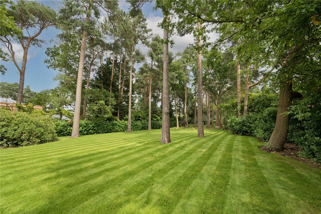 Property photo 3 of 13 Garden