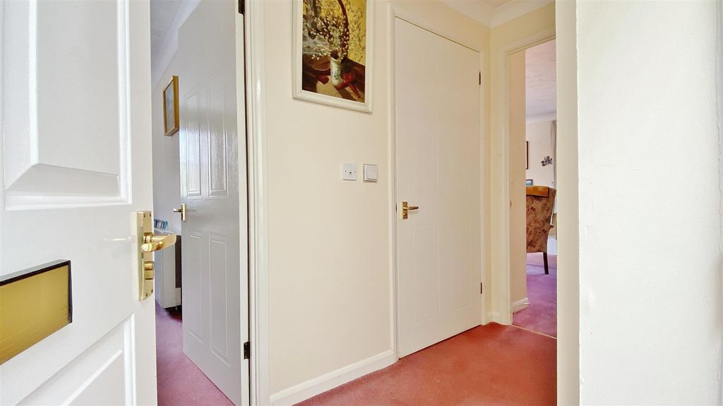 Property photo 3 of 13 Hall