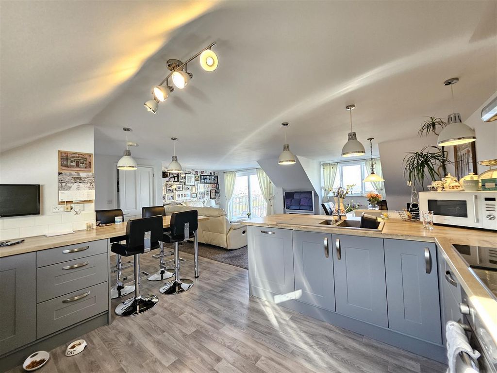 Additional image 11 of 3 bed flat for saleLamorne Close, Perranporth TR6