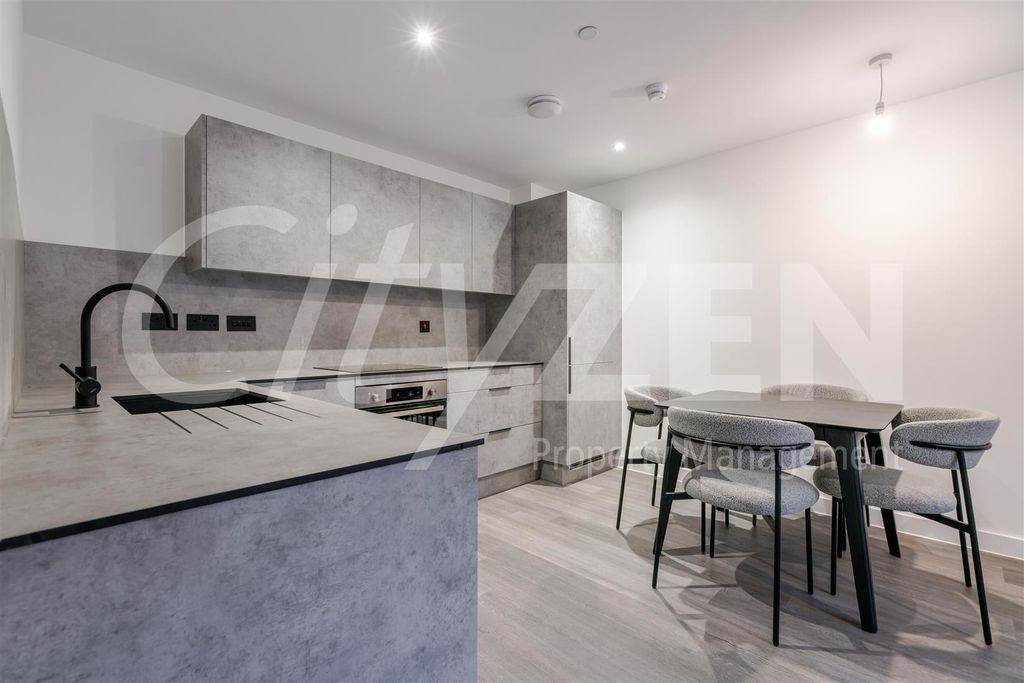 Property photo 2 of 20 Kitchen/Dining Area