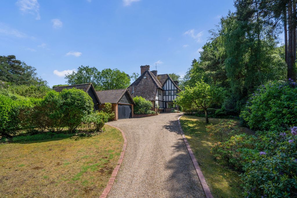 Property photo 1 of 11