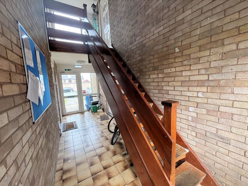 2 bed flat for saleTy Helyg, Tywyn LL36 photo 5