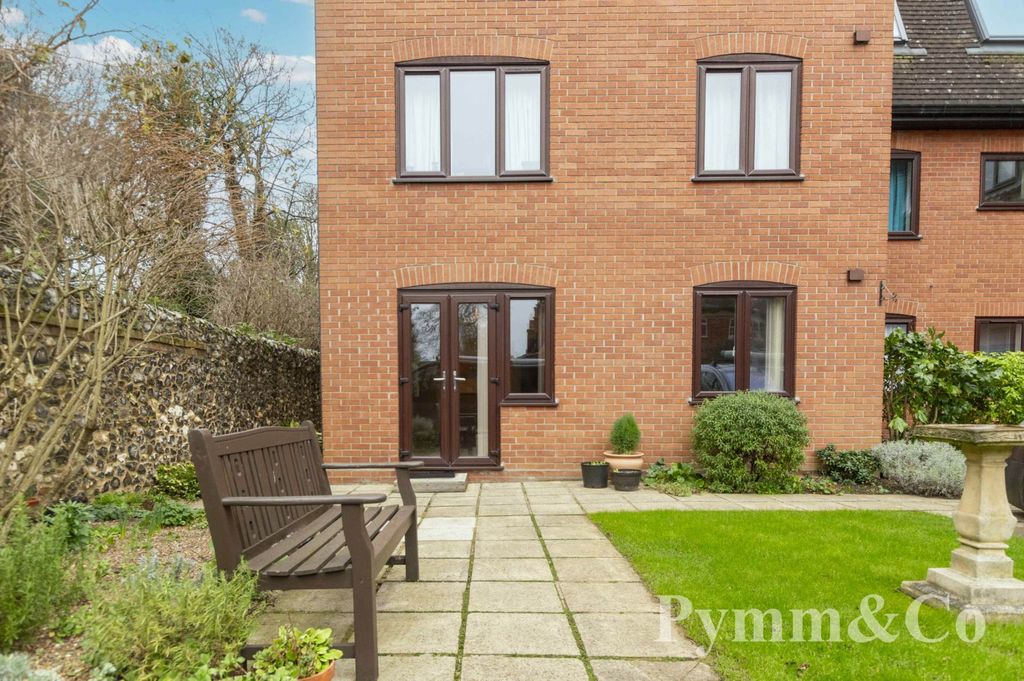 Property photo 1 of 11