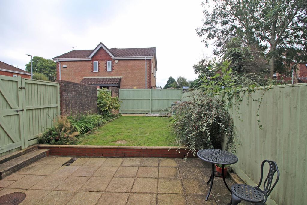 Property photo 2 of 11 Garden.Jpg