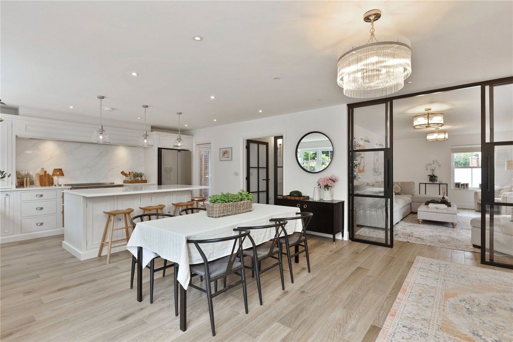 Property photo 2 of 22 Kitchen/Dining
