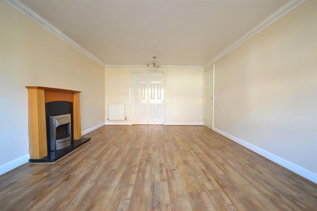 Property photo 2 of 48 Living Room