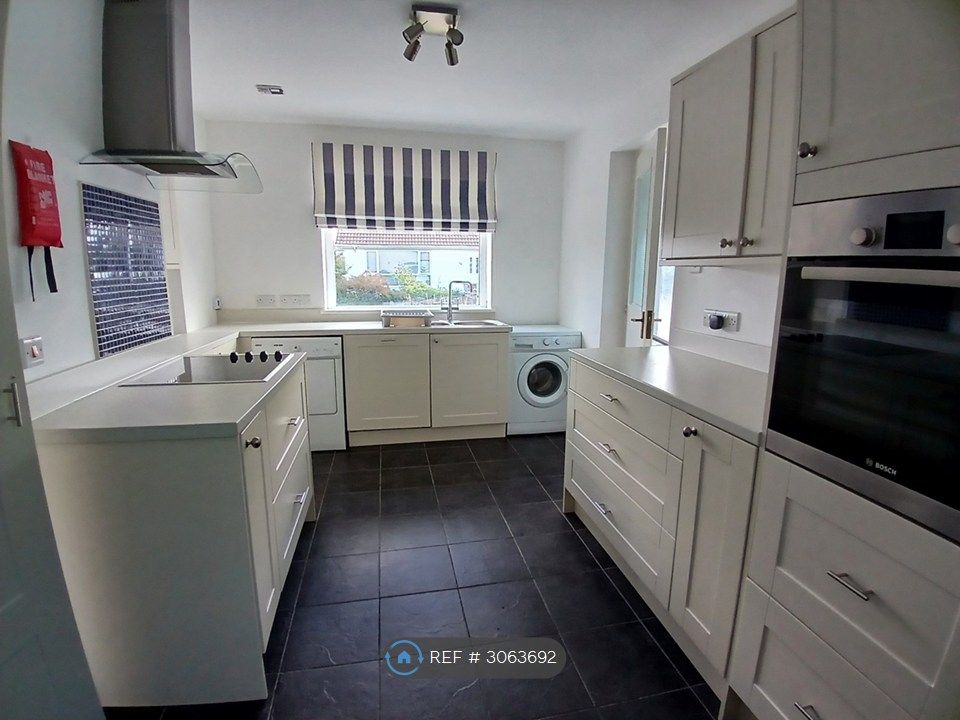 Property photo 1 of 8 Kitchen