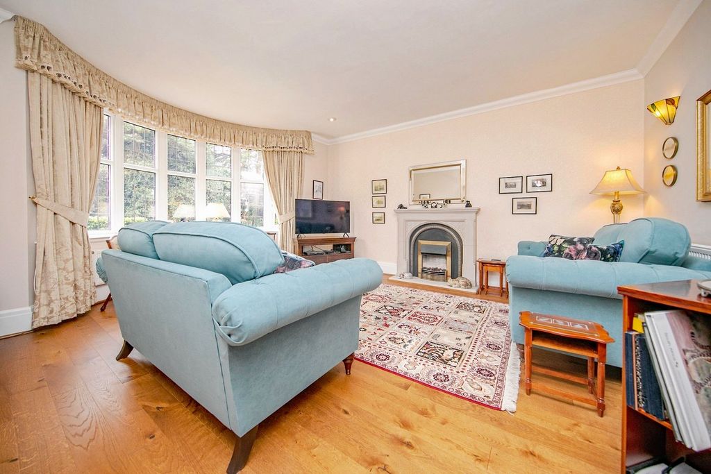 Property photo 2 of 26