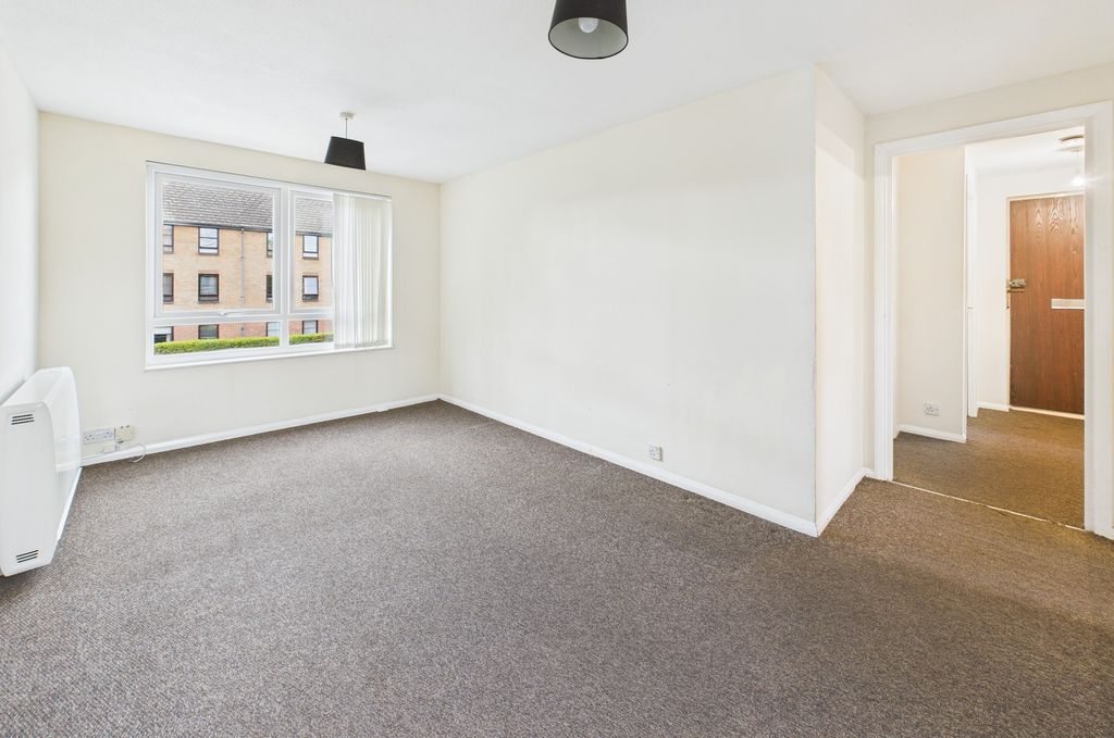 Property photo 3 of 9 Cam02545G0-Pr0490-Still002