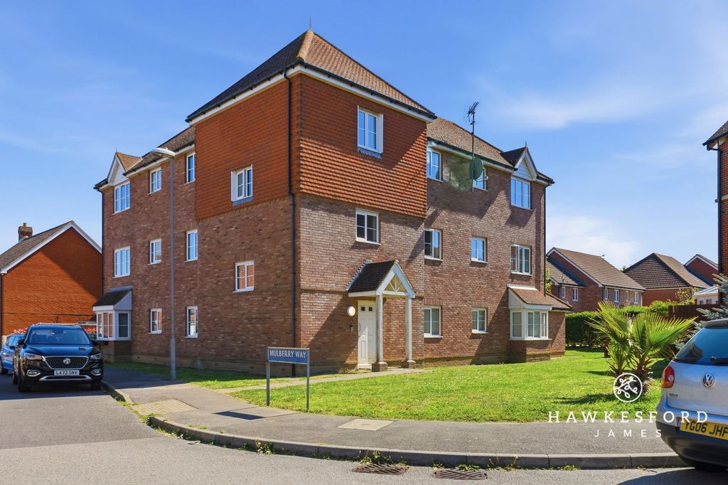 Property photo 1 of 9 Mulberry Way, Sittingbourne - Front