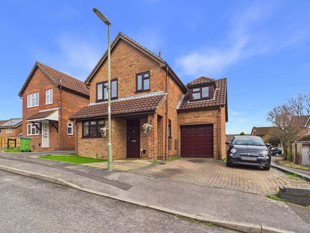 Property photo 1 of 14 A Beautifully Presented Detached Family Home