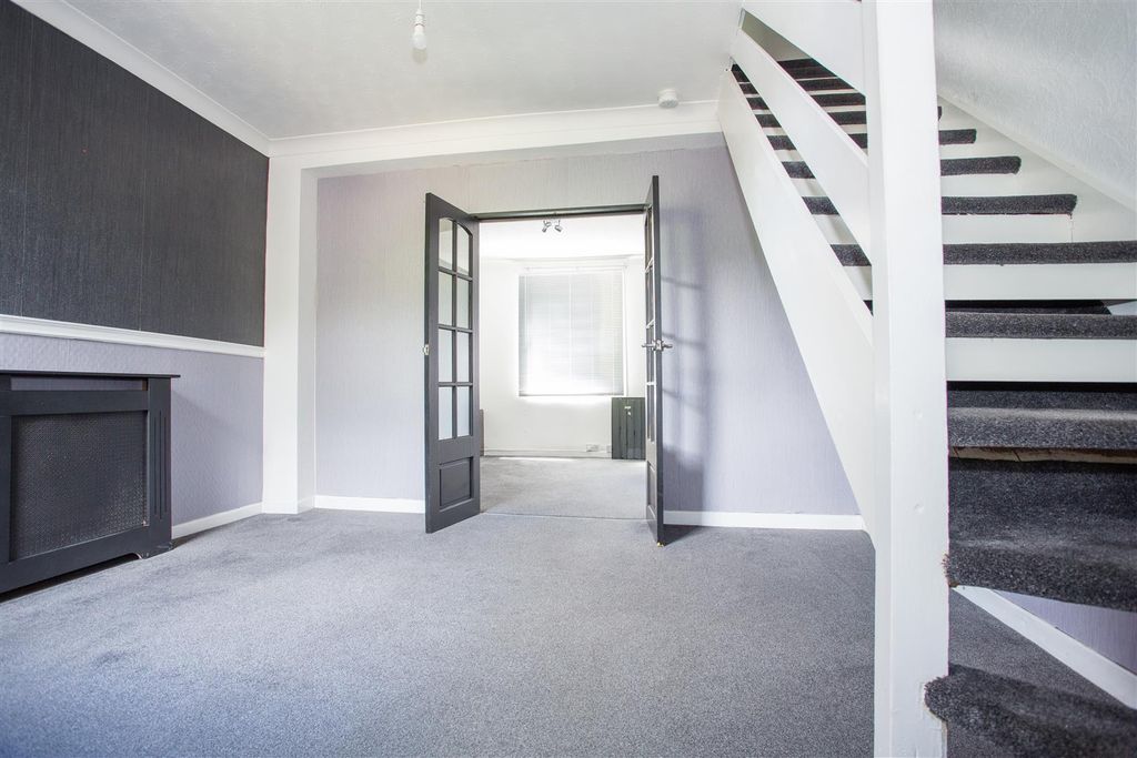 Property photo 2 of 26