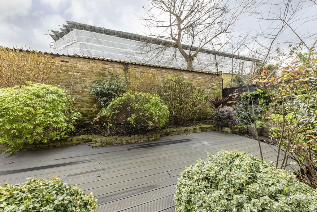 Property photo 3 of 7