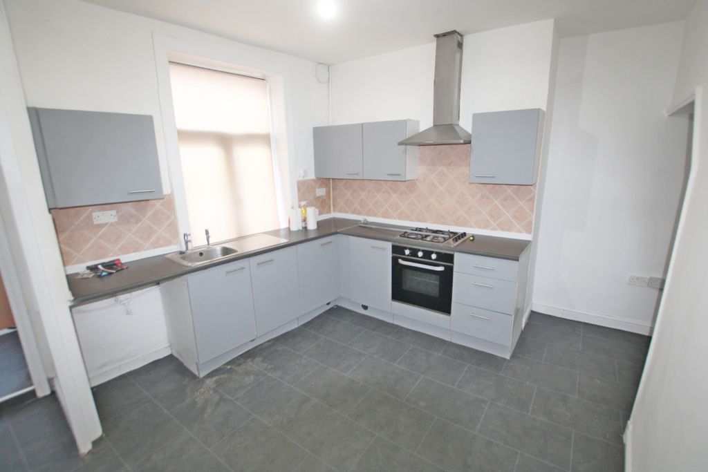 Property photo 3 of 6 3