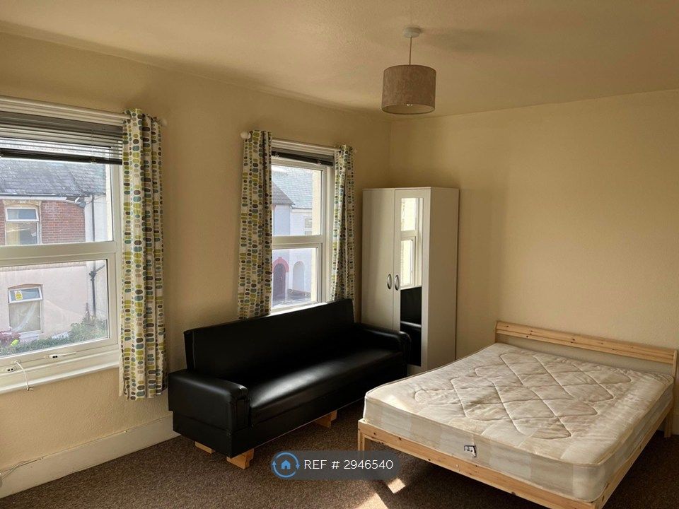 Property photo 1 of 6 Bedroom