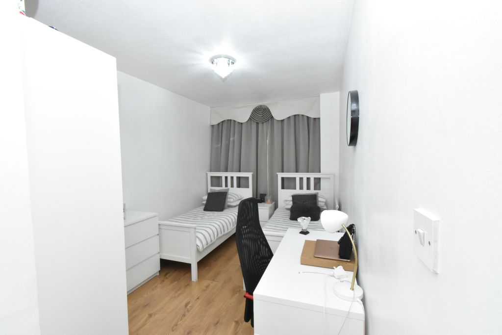 Property photo 2 of 6 Gallery
