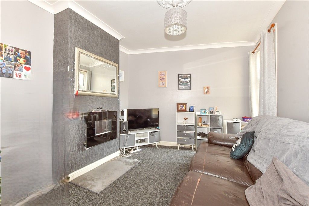 Property photo 1 of 5 Lounge