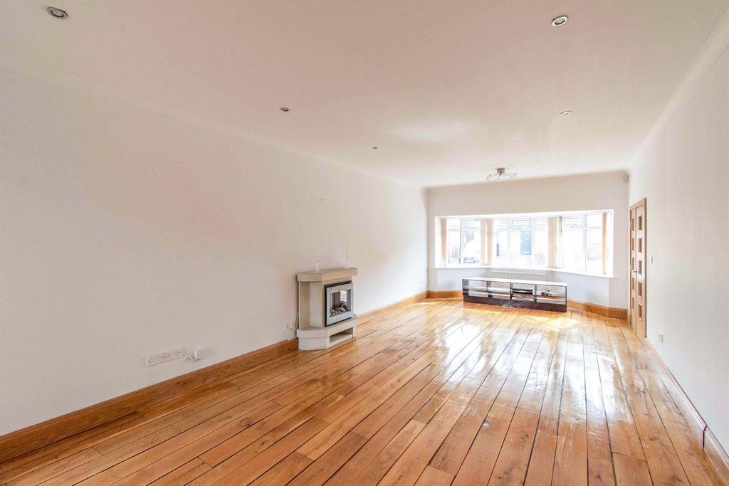 Property photo 2 of 14 Living Room