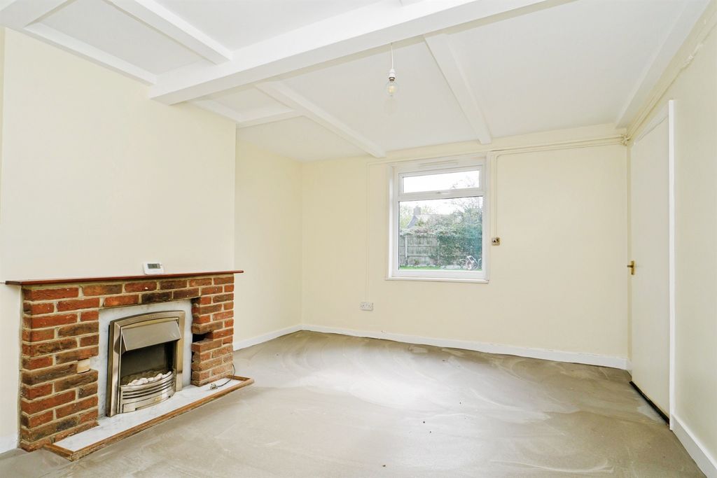 Property photo 2 of 23