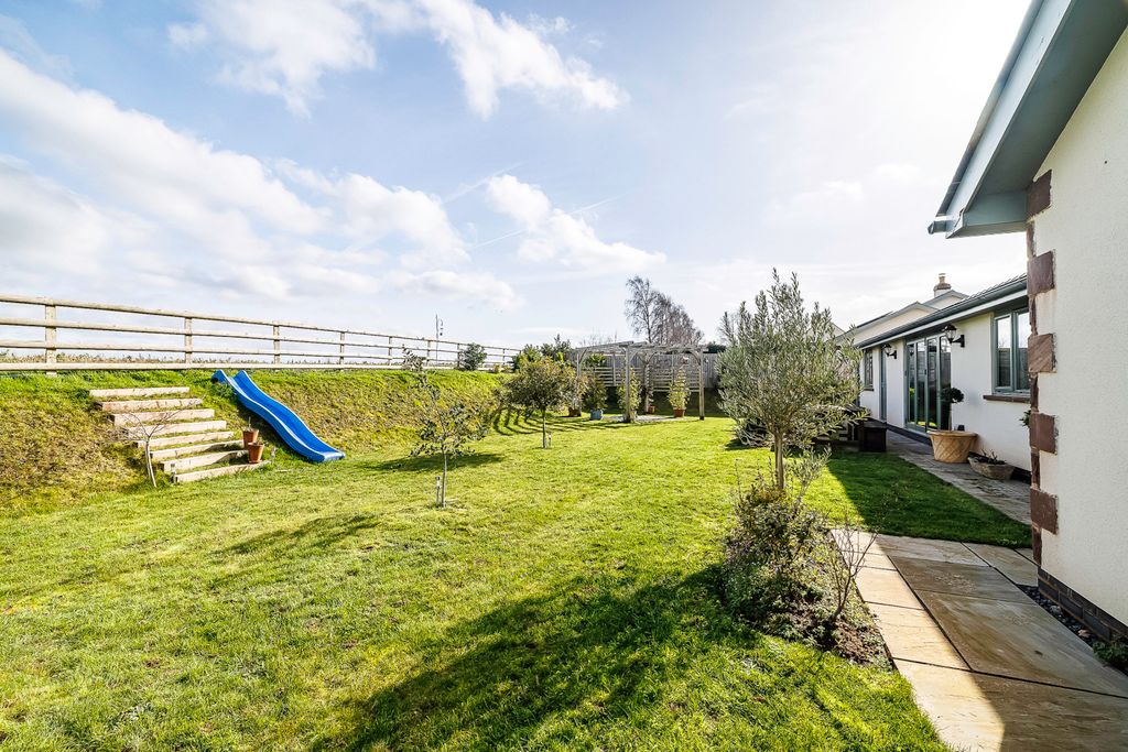 Property photo 3 of 29 Picture No. 58