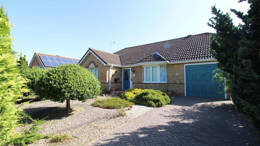 Property photo 1 of 17 Front