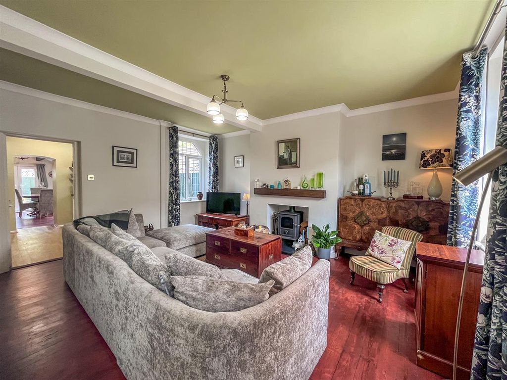 Property photo 3 of 24 Living Room