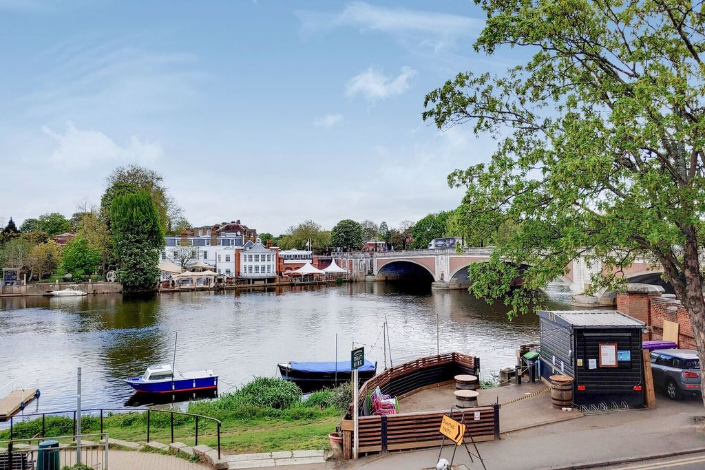 Additional image 7 of 3 bed flat for saleBridge Road, Hampton Court, East Molesey KT8