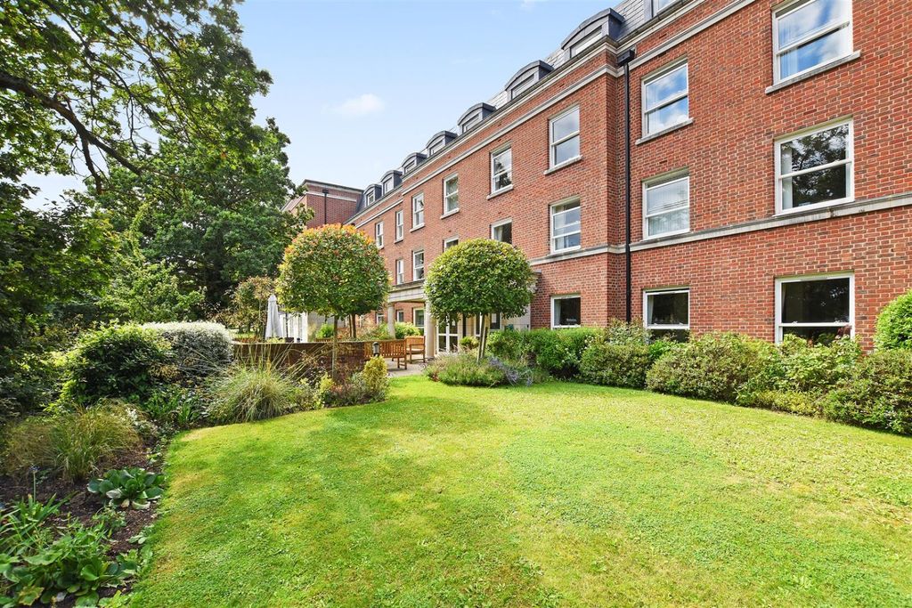 Property photo 1 of 20 3996250