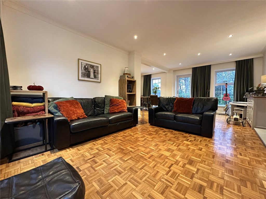 Property photo 2 of 28 Picture No. 34