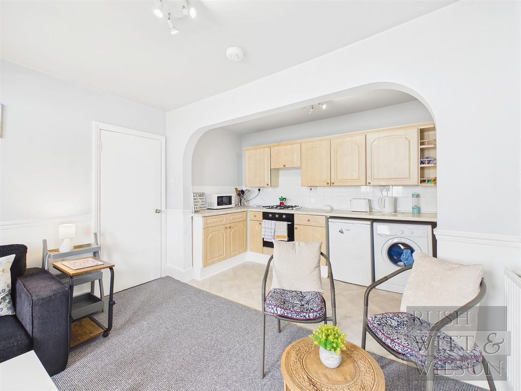 Property photo 2 of 23