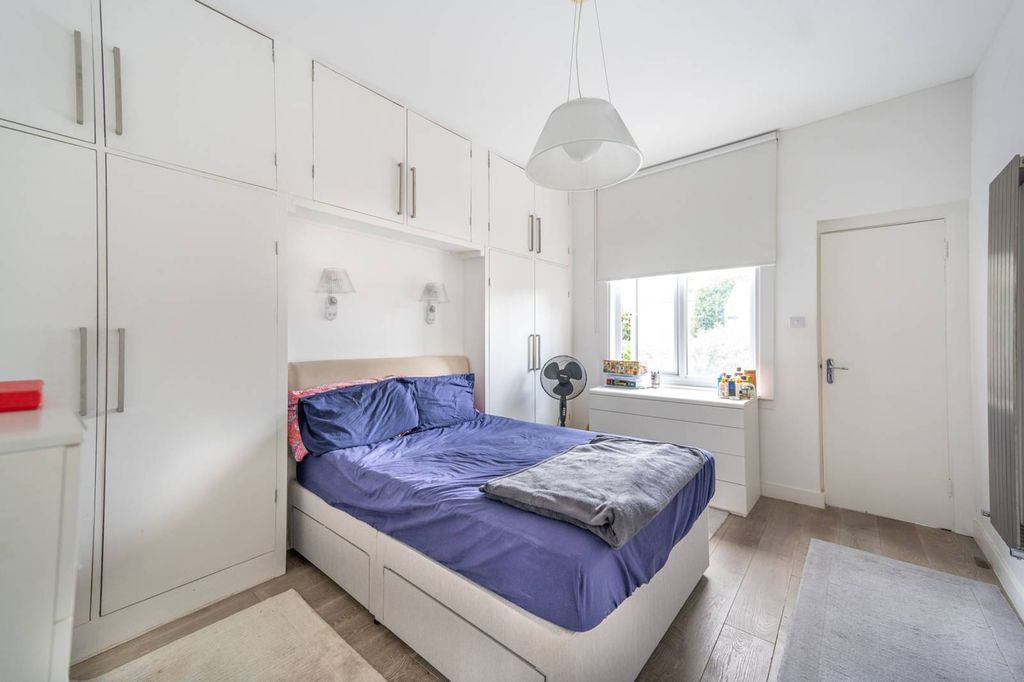 Property photo 2 of 5