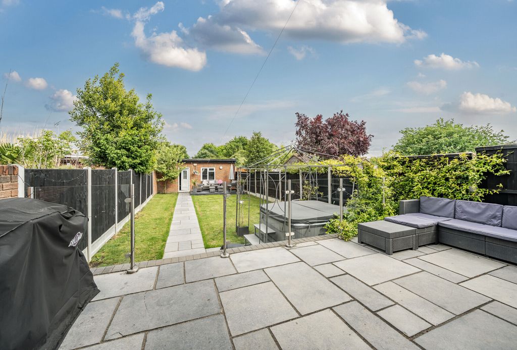 Property photo 3 of 16 1299454-21-68374d...