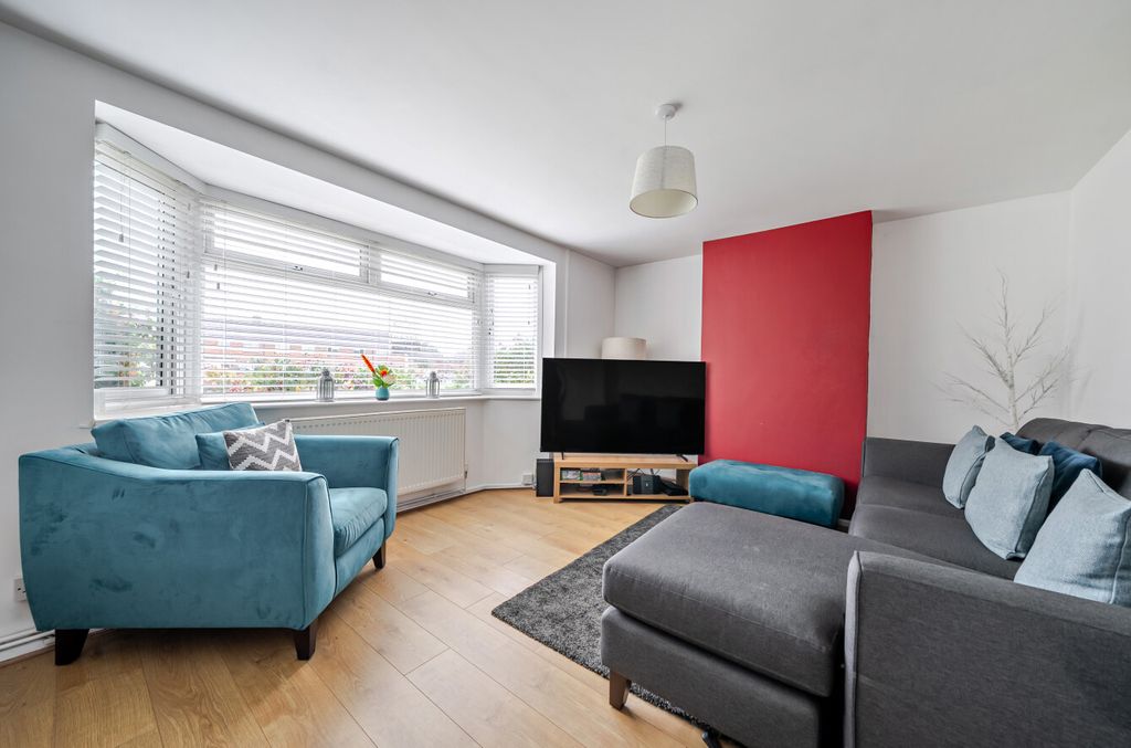 Property photo 2 of 9 1521312-1-6Aabadf...