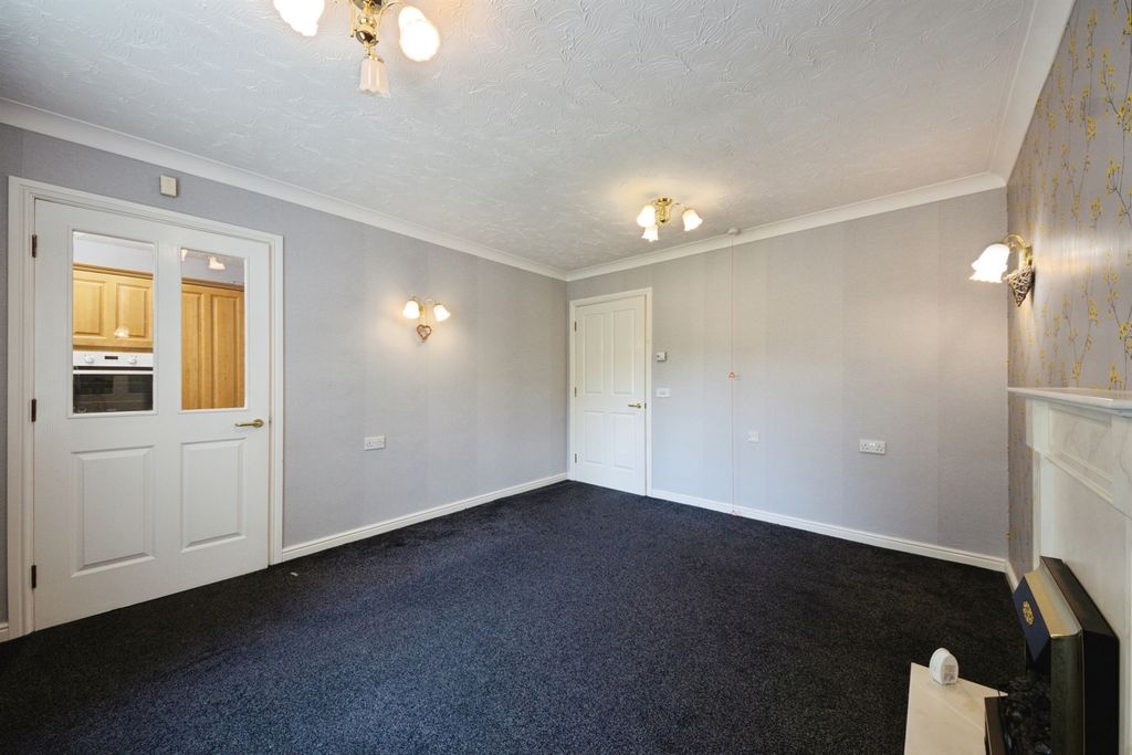 Property photo 3 of 17