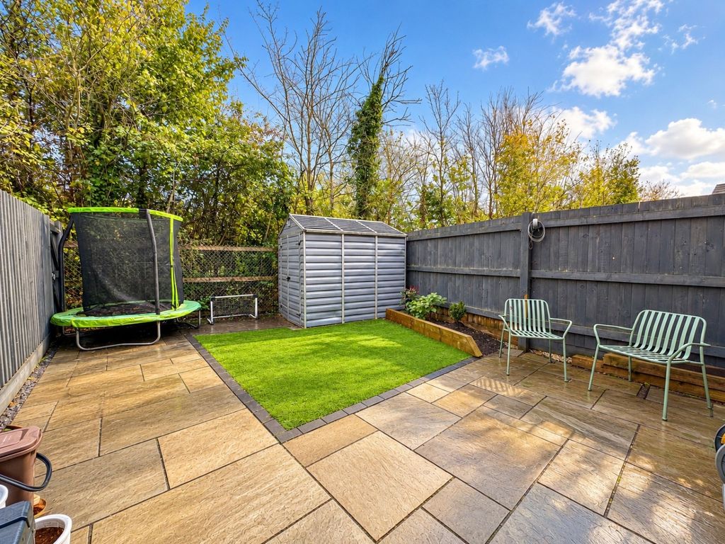 Property photo 2 of 17 6102533