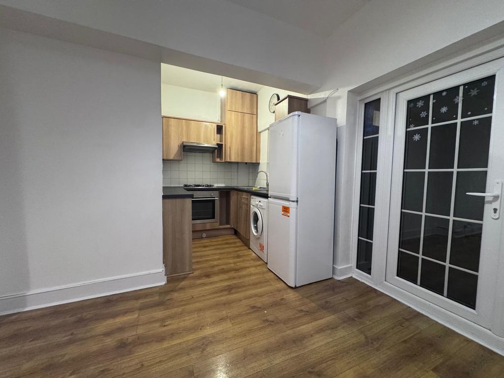 Property photo 3 of 11 Photo 12