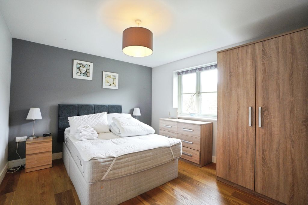 Property photo 3 of 17 Photo