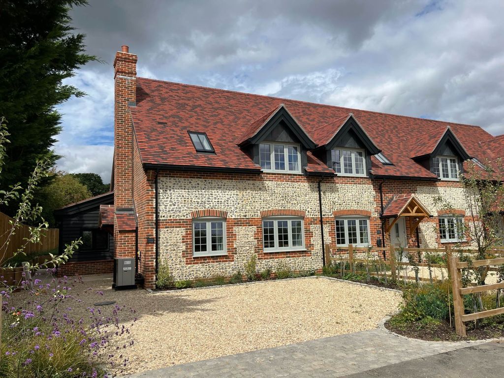 Property photo 1 of 32