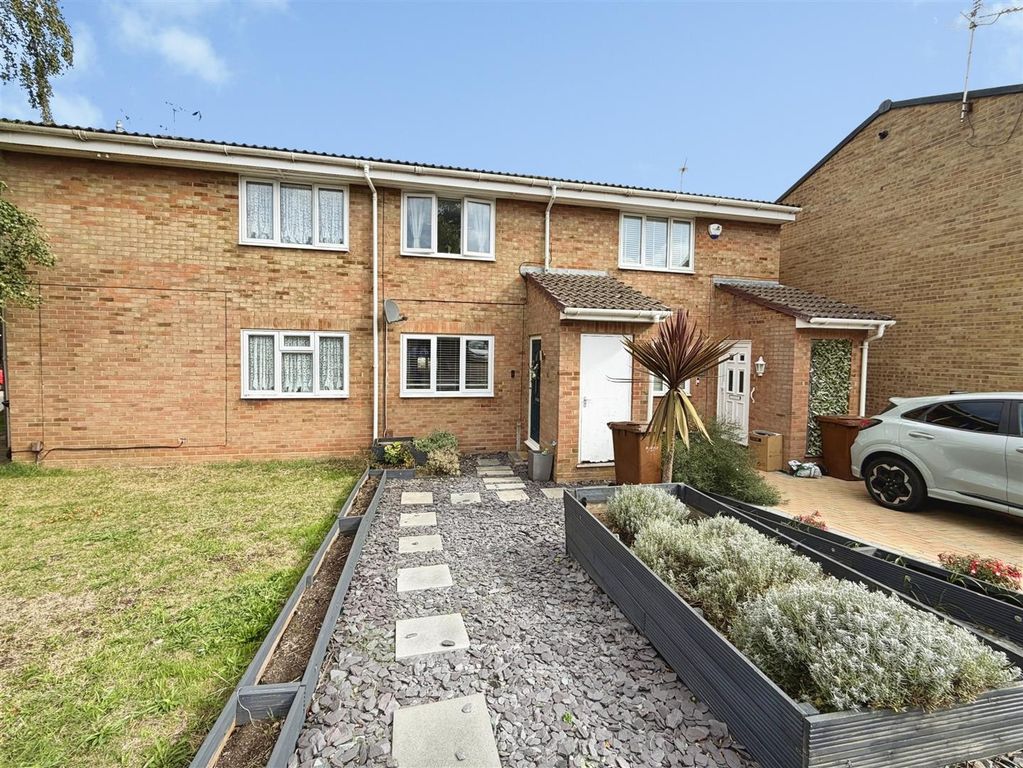 Property photo 1 of 8 External