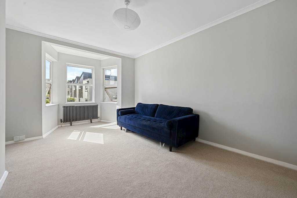 Property photo 3 of 14 Lounge/ Dining
