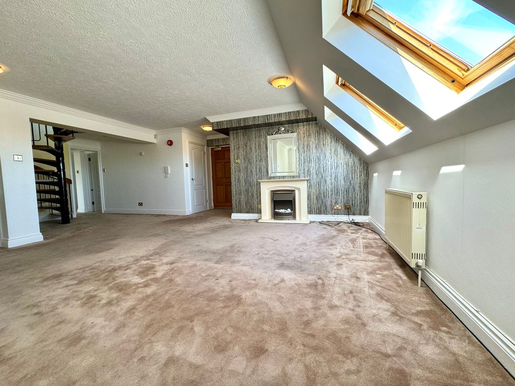 Property photo 3 of 14 Living Room