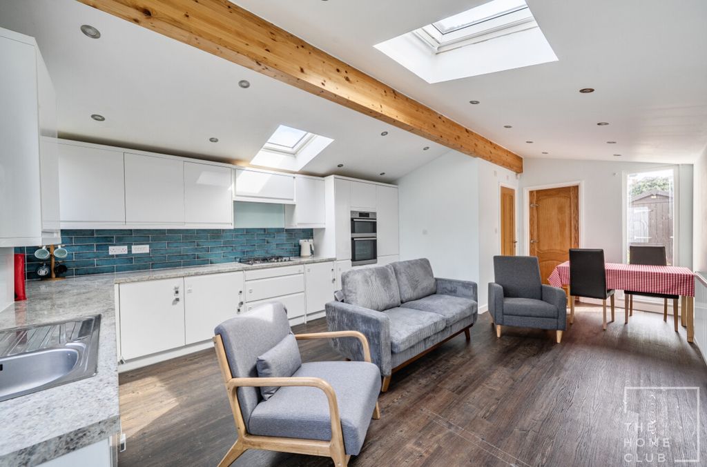 Property photo 3 of 11 11B0Ab1c-E770-40Ea-84Be-41c50Fa1Ceaa